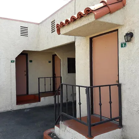 World Motel-2