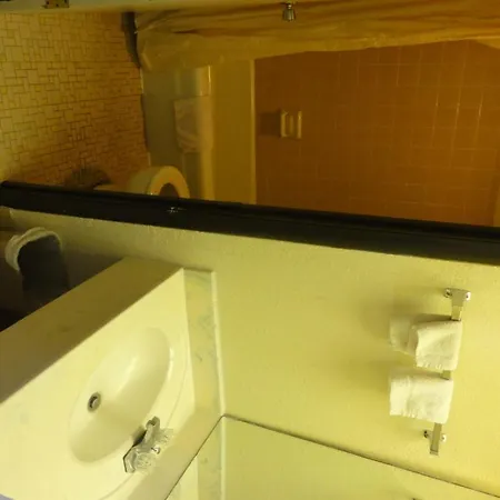 Budget Inn Selma-3