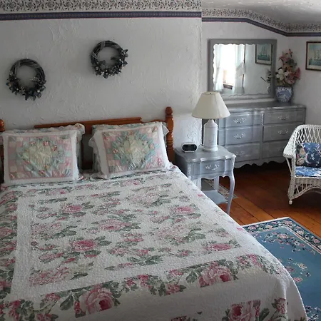 Sea Breeze Inn-2