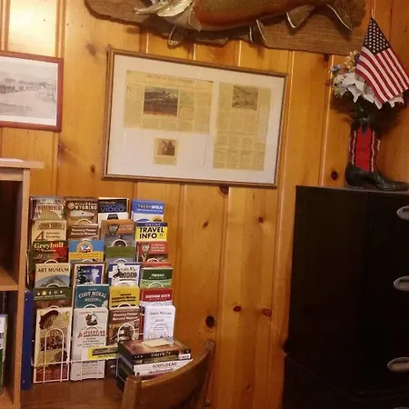 Branding Iron Inn-3