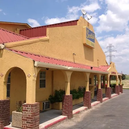 Scottish Inn Waco-3