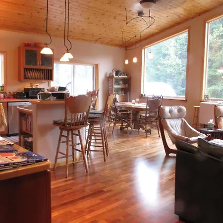 Glacier Creek Lodging-3