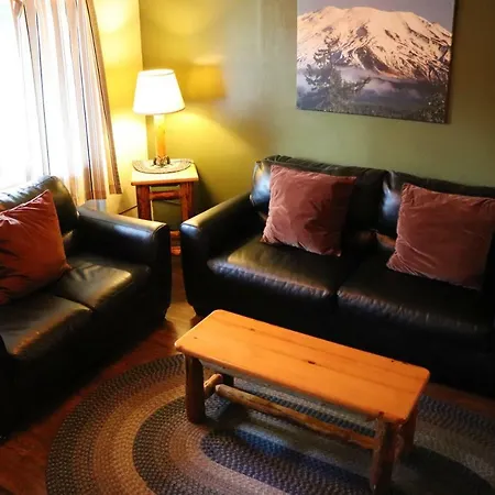 Lone Fir Resort-2