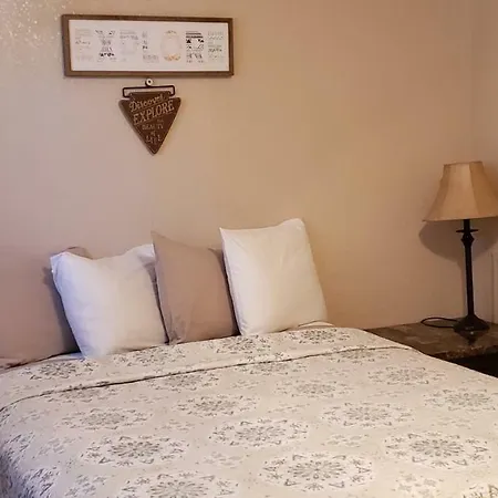 Red Rock Motel And Dam Motel-3