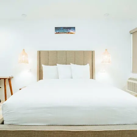 The Belmont Shore Inn-2