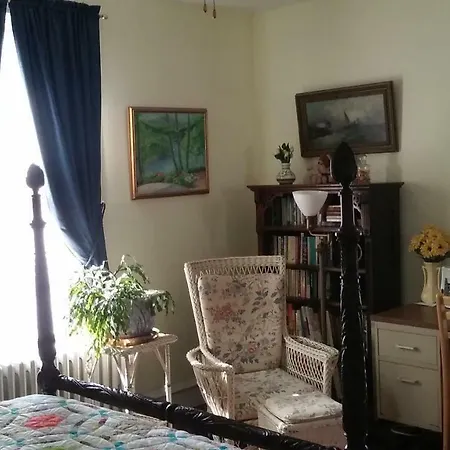 Burbridge Street B&B-3