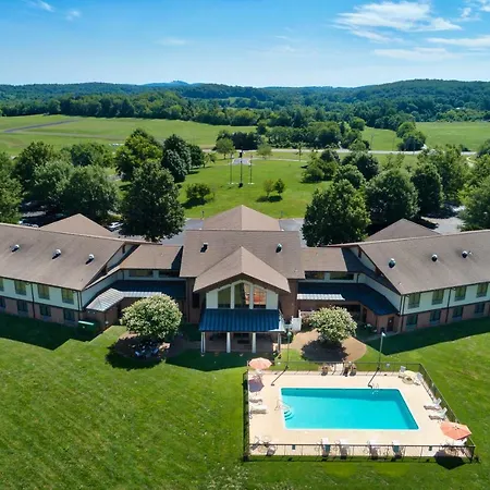 Round Hill Inn-3