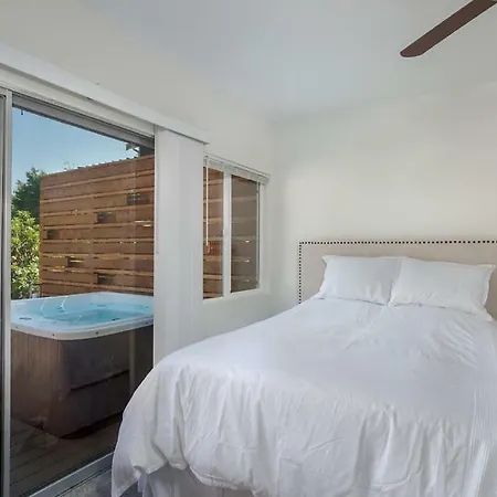 Mother In Law Suite With Private Hot Tub--Downtown-3
