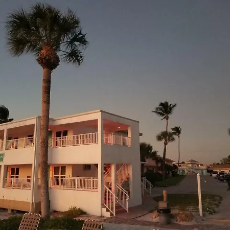 Carousel Beach Inn-3