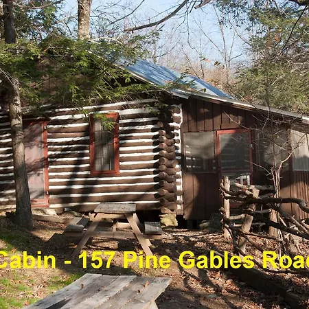Pine Gables Cabins-3