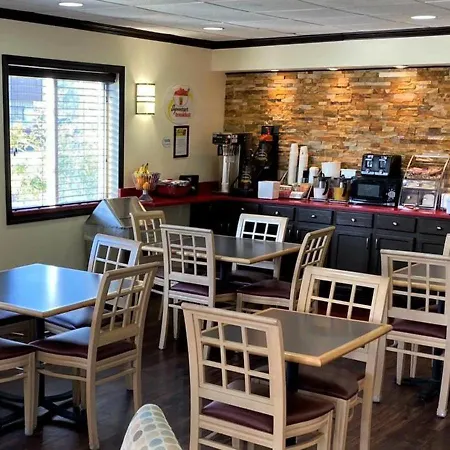 Super 8 By Wyndham Monticello-2