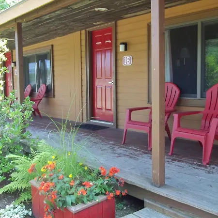 Wiscasset Woods Lodge-2