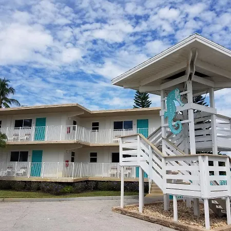Carousel Beach Inn-2