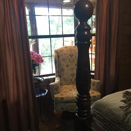 Cedars On The Brazos B&B/Inn-2