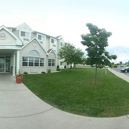 Microtel Inn & Suites By Wyndham Green Bay-2