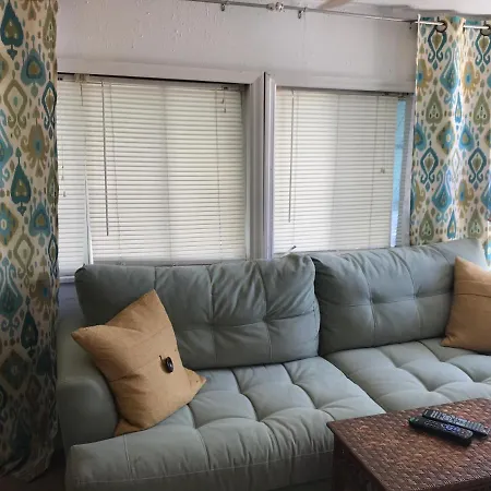 Pelican Island Cottages-3
