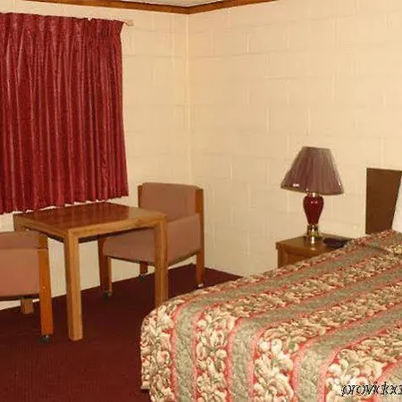 Budget Inn Neosho-2