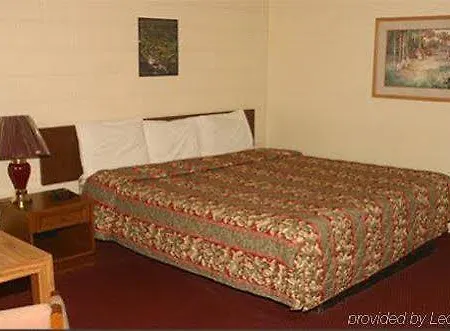 Budget Inn Neosho-3