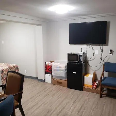 Parkrose Inn And Suites-3