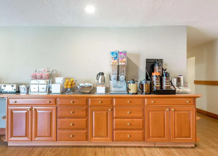 Super 8 By Wyndham Watertown/Cambridge/Boston Area Hotel, United States