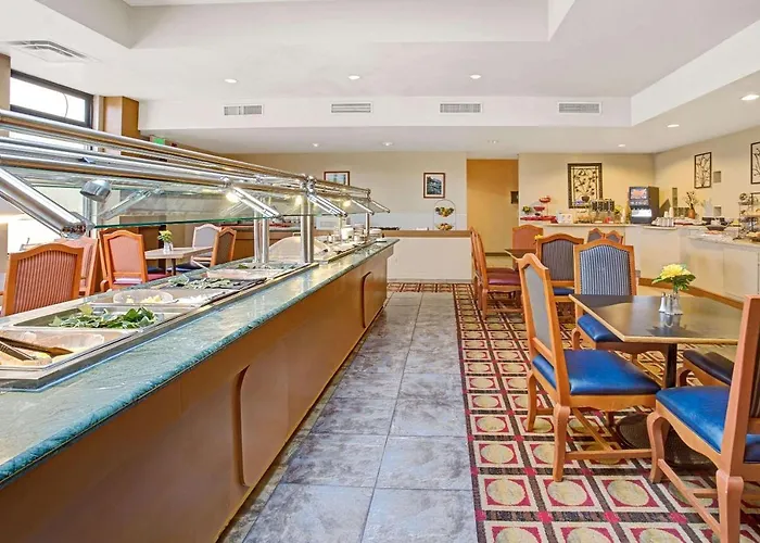 Ramada By Wyndham Englewood Hotel & Suites