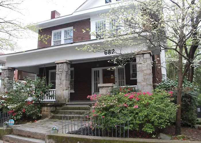 Atlanta Midtown Hostel