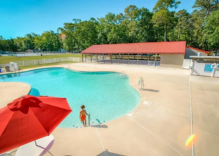 Sun Retreats Sea Isle Clermont, United States