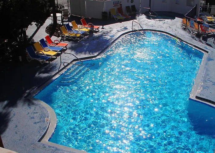Ramada By Wyndham Downtown