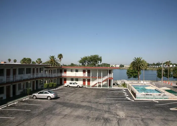 Lake Wire Inn