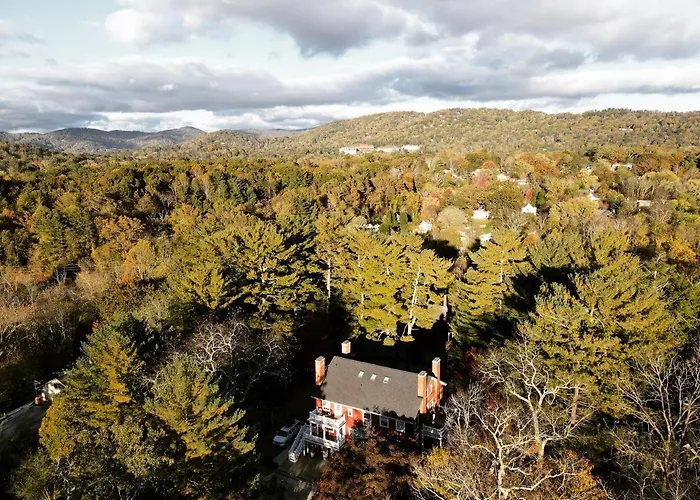 The Applewood Manor