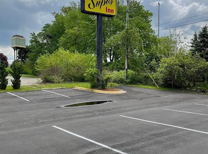Super Inn By Oyo Lansing Mi