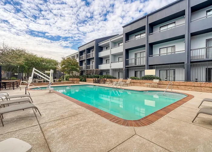 Oyo Townhouse Love Field