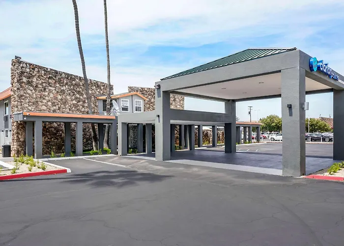 Clarion Pointe Fresno Near Yosemite