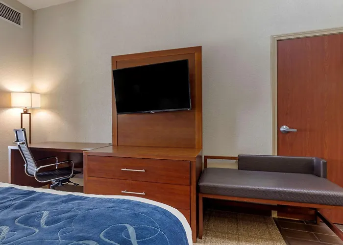 Comfort Suites