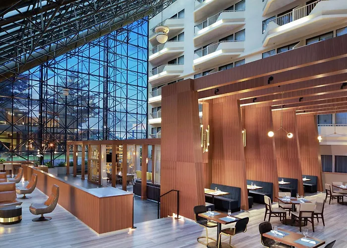 Doubletree By Hilton Airport