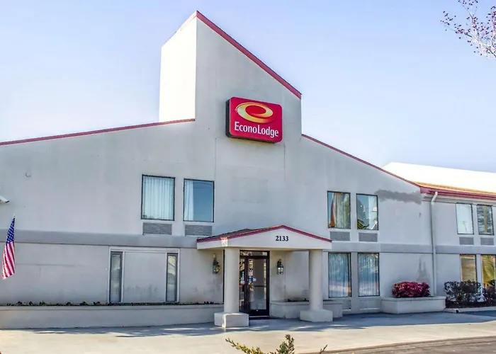 Econo Lodge Burlington I-40, United States