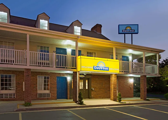 Days Inn By Wyndham Auburn