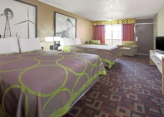 Super 8 By Wyndham Norman Hotel, United States
