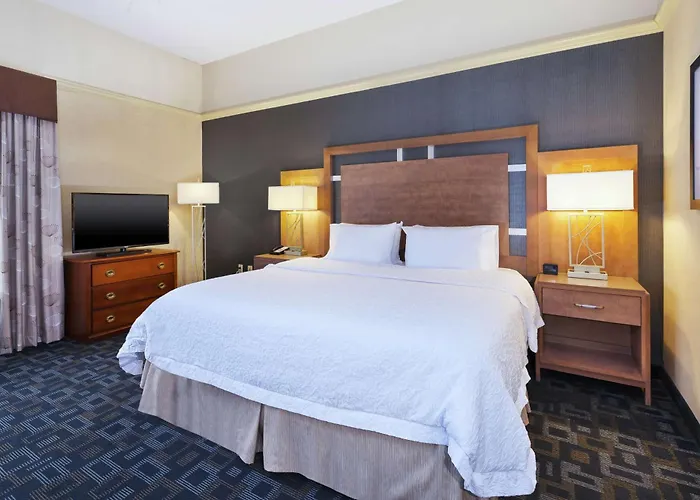 Hampton Inn Clinton, United States