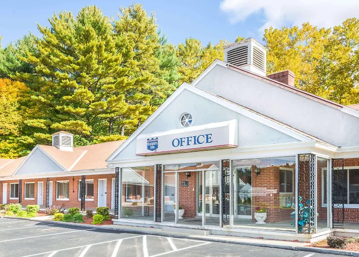 Knights Inn Lenox