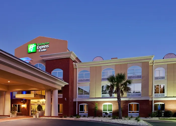 Holiday Inn Express & Suites Camden-I20