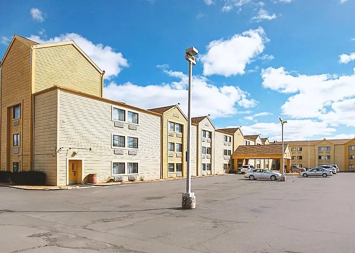 Quality Inn & Suites Milwaukee