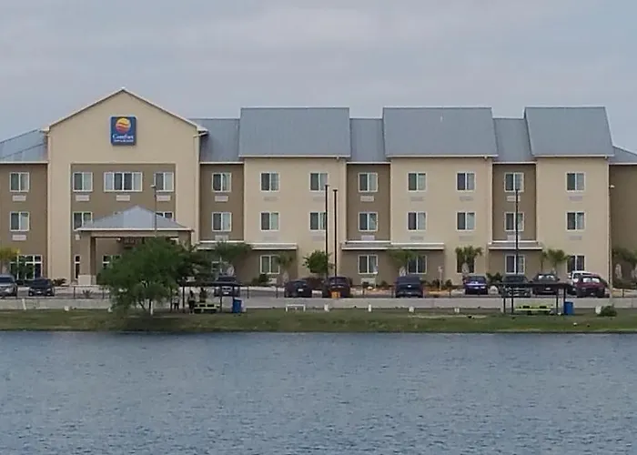 Comfort Inn & Suites Lakeside