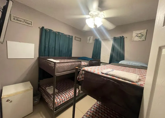 Miami Vibes "Hostel-Like" Shared Room North Miami, United States