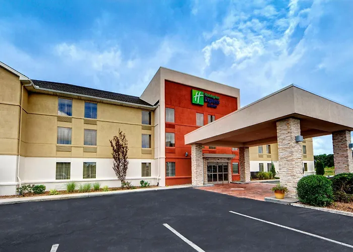 Holiday Inn Express & Suites By Ihg