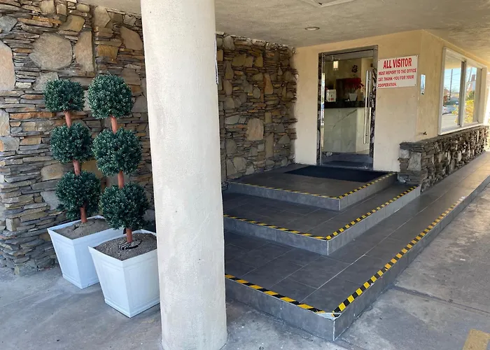Grand Inn Fullerton, Estados Unidos da América