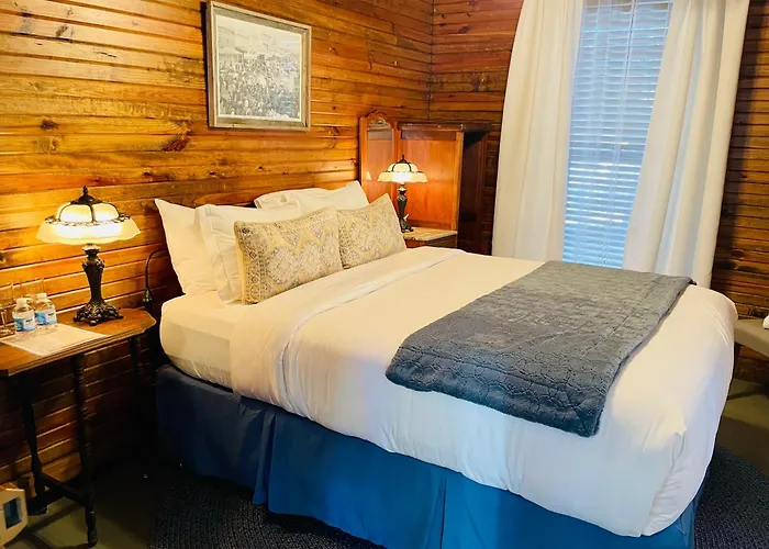 Dabbs Hotel Bed And Breakfast