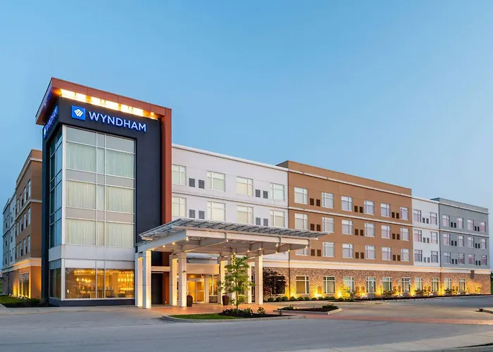 Wyndham Westfield Hotel, United States