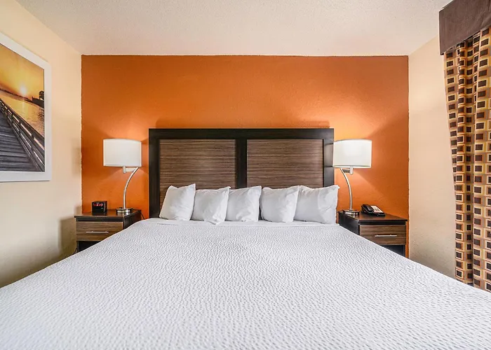 Days Inn & Suites By Wyndham Traverse City, United States