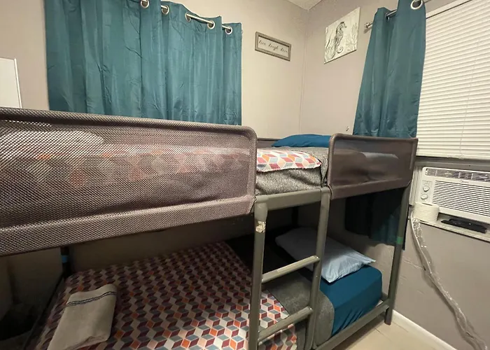 Miami Vibes "-Like" Shared Room